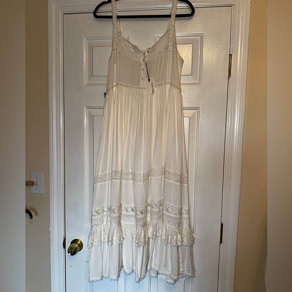 White lace dress